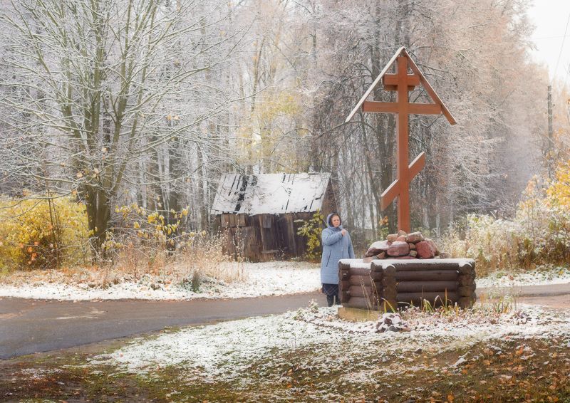 крест, церковь, православие, служба, дорога в храм, осень, снег, зима, мороз На утреннюю службуphoto preview