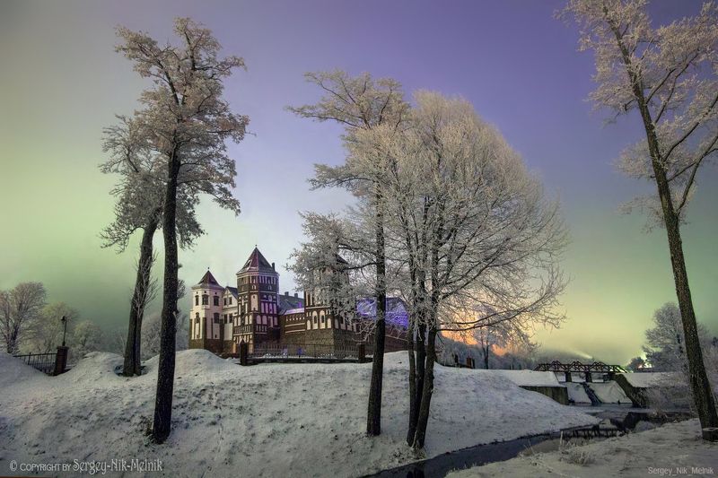 беларусь, мир, замок, дворец, архитектура, ночь Дневная ночь в Миреphoto preview