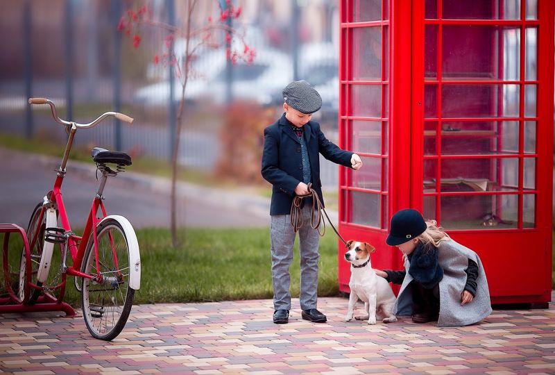 child, children, kids, детский фотограф, фото, фотография, детская фотография, постановочная фотография, красный цвет, колористика, девочка, мальчик, собака, ребенок, бейкер стрит Сыщики с Бейкер стритphoto preview
