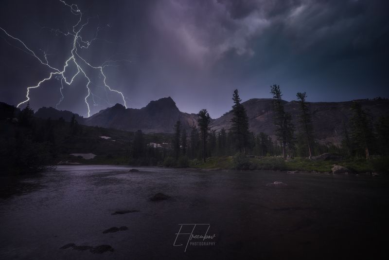 ергаки, природа, пейзаж, саяны, облака, горы, лето, сибирь, небо, лазурное, красноярск, западные саяны, лес, деревья, гроза, молния, тучи, дождь Грозовой перевалphoto preview