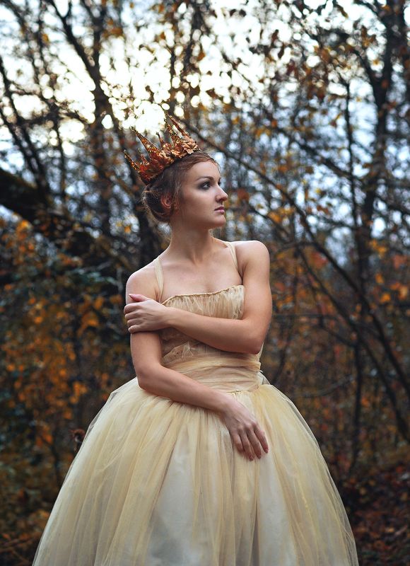 принцесса, сказка, лес, голубые глаза Видит - полянка прекрасная,photo preview