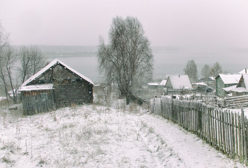 Уже ноябрь, озябший и печальныйphoto preview