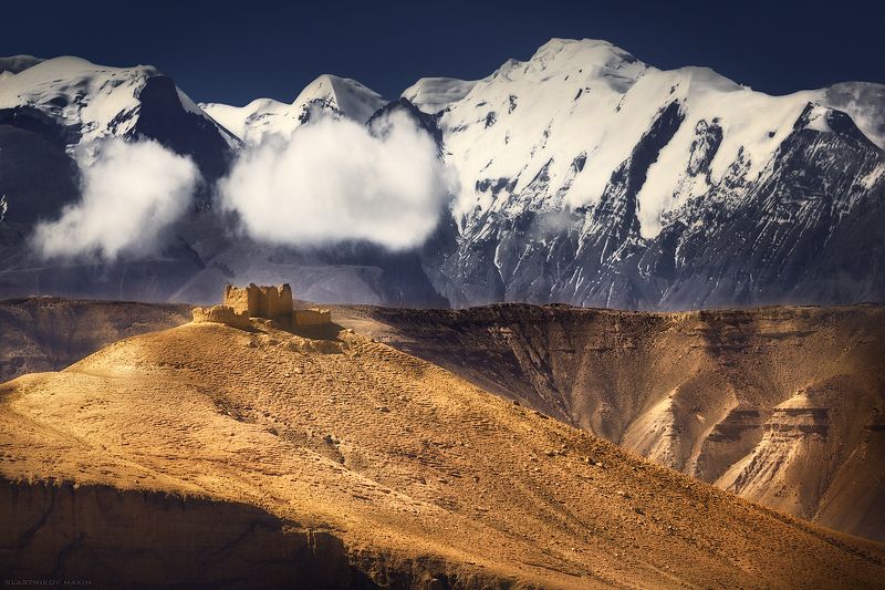 Непал, горы, солнце, высота, пик, снег, песок, дюны, путешествия, облака, пейзаж, крепость, руины, mountains, Nepal, explore, outdoor, snow, peak, sand, wind, sunset, range, himal Дзонг-Кречерphoto preview