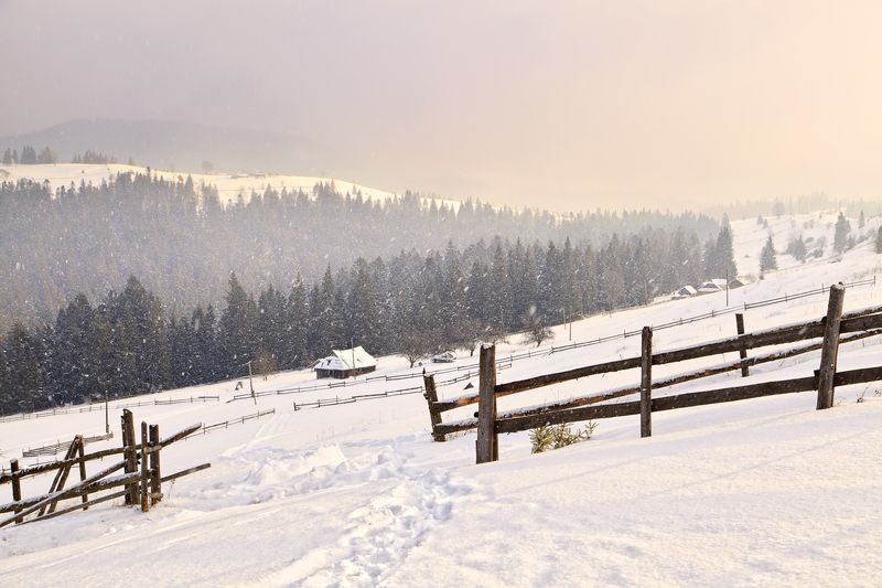 А снег идет, а снег идет...photo preview