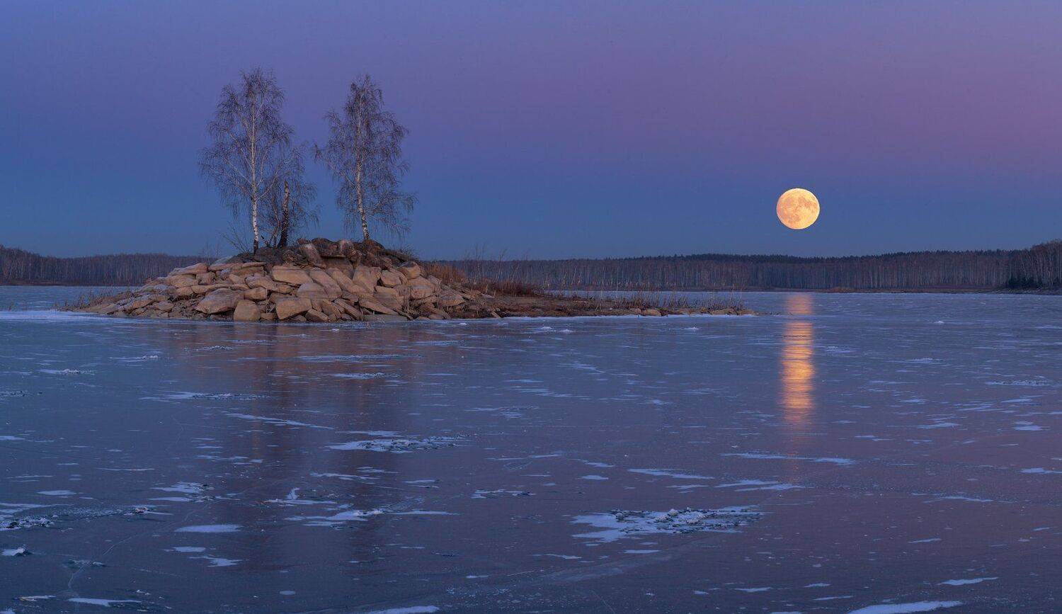 Полнолуние над оз. Аргази. Автор: Данил Ромодин луна, Данил Ромодин