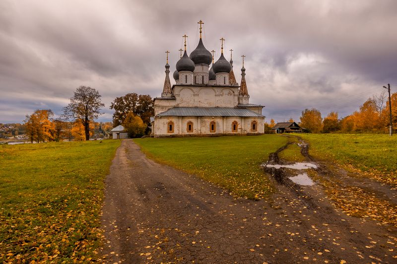собор, тутаев, осень, дорога, церковь Выбор путиphoto preview
