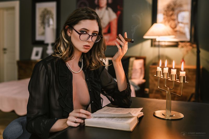 портрет, девушка, студия, естественный свет, portrait, girl, indoors, natural light Дишаphoto preview