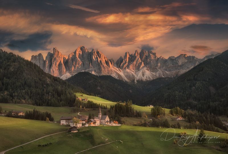 dolomites, доломиты, доломитовы альпы, santa magdalena Закат в Доломитовых Альпахphoto preview
