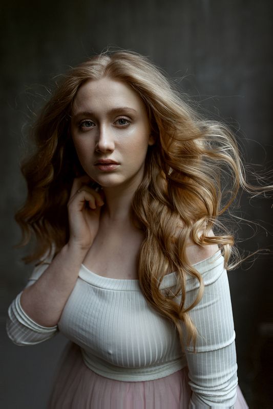 девушка взгляд модель портрет жанр глаза nude ню фотография фотосессия прикосновение арт Василисаphoto preview