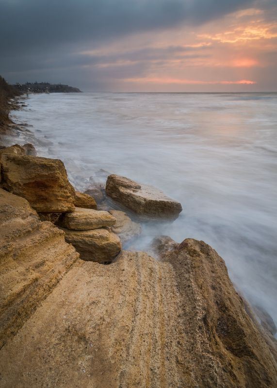 шторм, море, прибой, рассвет, берег, линии,  камни, камень, облака, свет, длинная выдержка, серый фильтр, nd фильтр, одесса Штормовое утроphoto preview