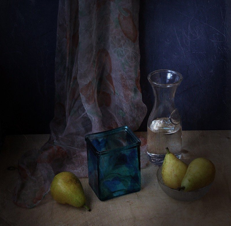 С грушами и  голубой вазой...photo preview