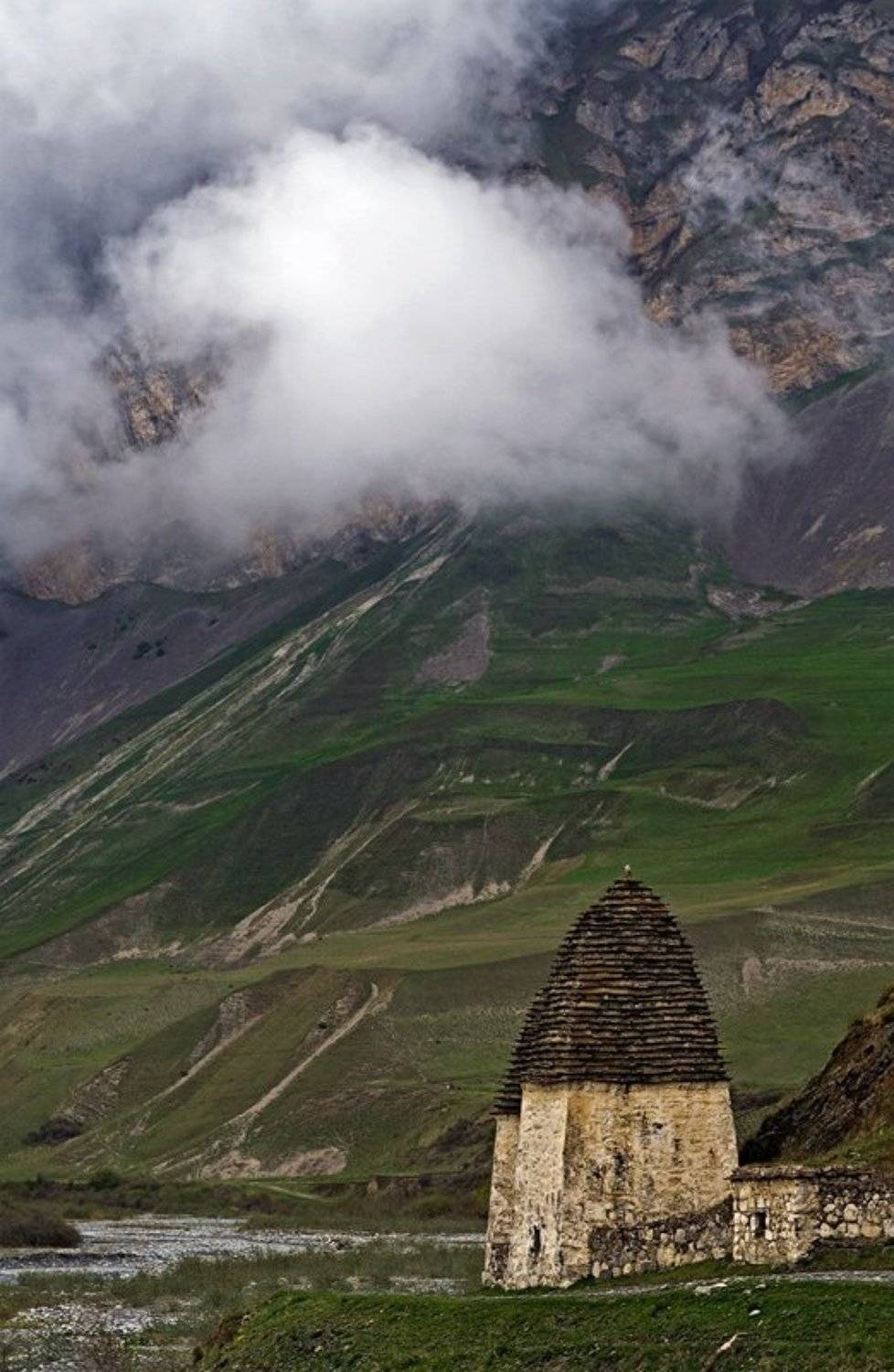 даргавс, город мертвых, северная осетия, кавказ, горы, родовой склеп, камни, Роман Махненко