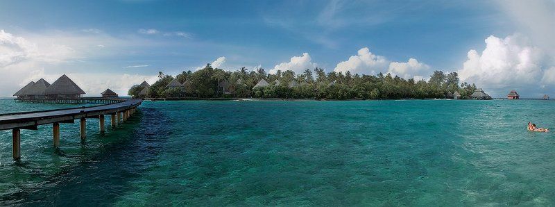 весь покрытый зеленью...абсолютно весь!...остров в океане...photo preview