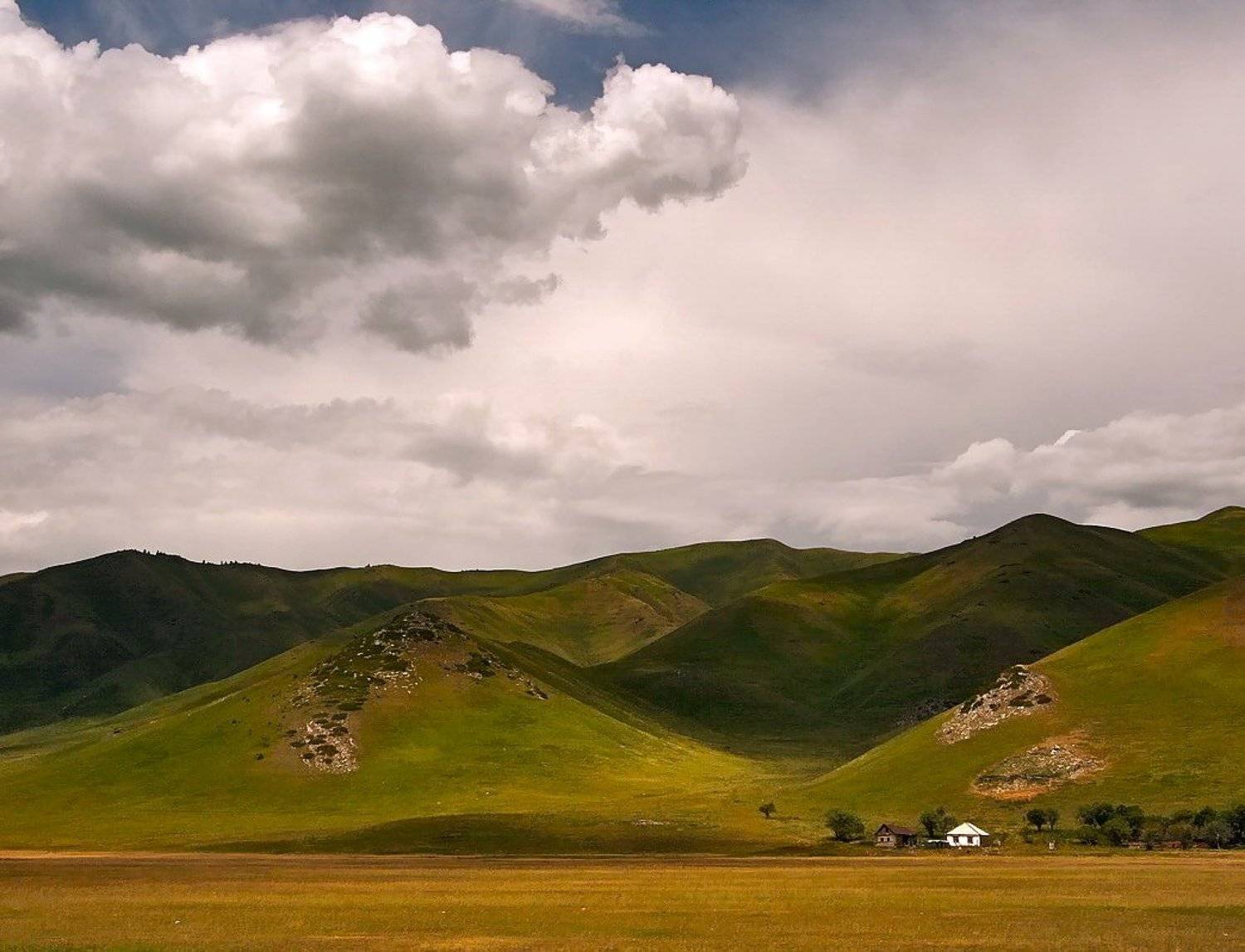 домик под горой... Автор: Vasylevskyy Vitaliy , Vasylevskyy Vitaliy