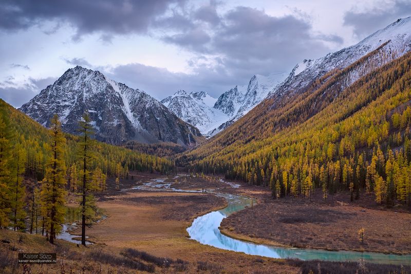 россия, горный атай, алтай, шавла, шавлинские озера, золотая осень, горы, лиственницы, горы, отражение, река, бирюзовый Бирюзовый изгибphoto preview