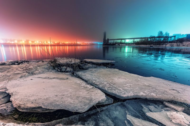 Рыбинск, зима, лед, река, Волга, свет, небо, город Два мираphoto preview