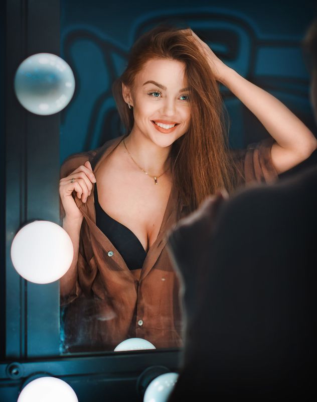 студия, портрет, девушка, модель, зеркало Зазеркальнаяphoto preview