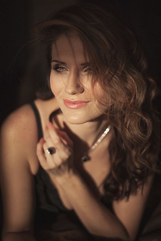 Женский портретphoto preview