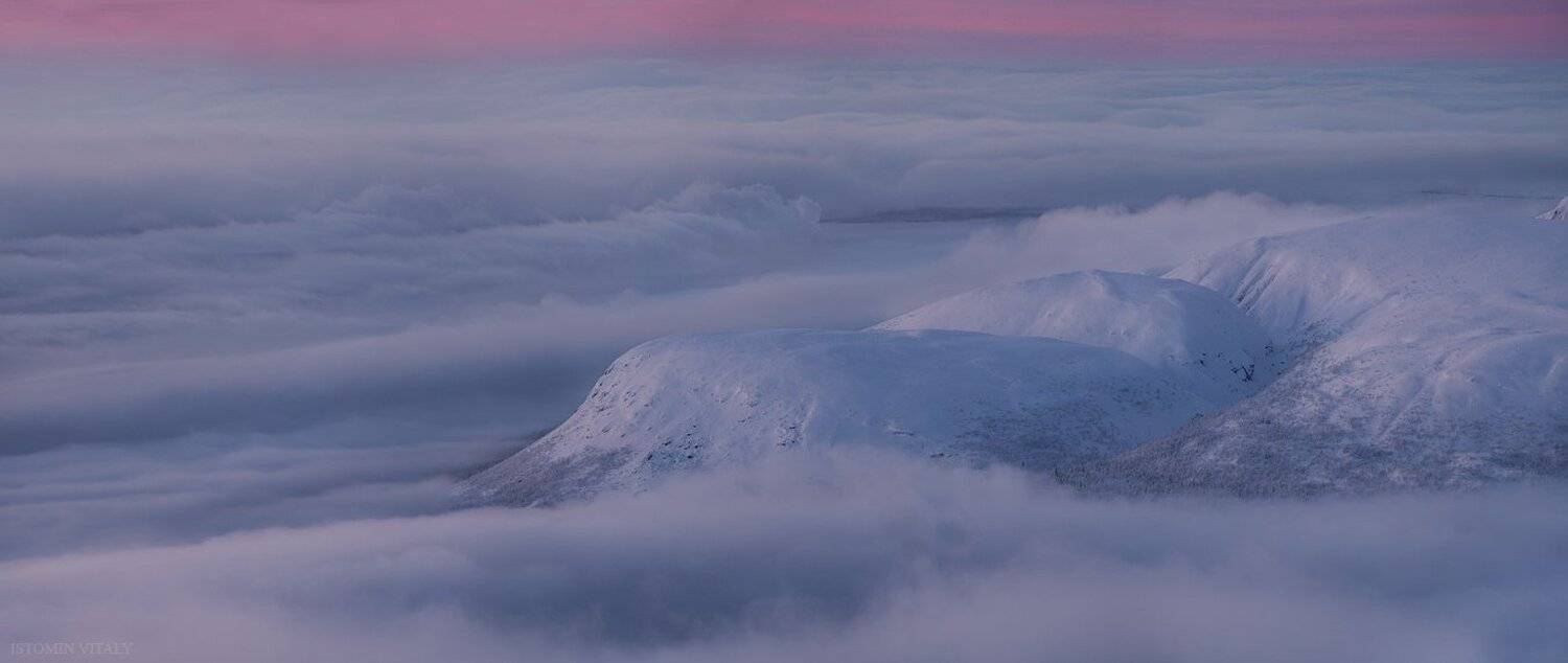 Автор: Виталий Истомин Пейзаж,россия,хибины,панорама,горы,туман,красиво,цвет,свет,сумерки,полярная ночь,кольский, Виталий Истомин