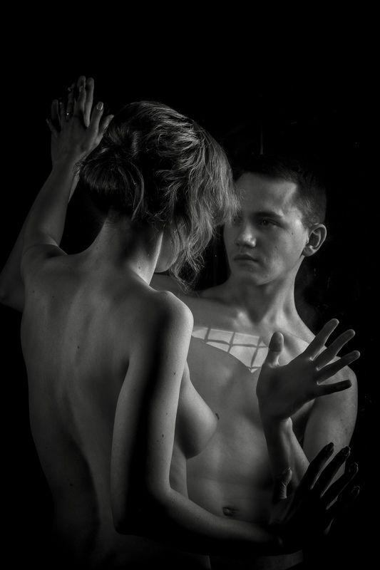 ню, nude За стекломphoto preview