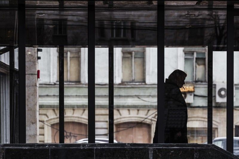 Люди, город, улица, жанр, силуэт, линии, сигарета, стекло, человек, ***photo preview