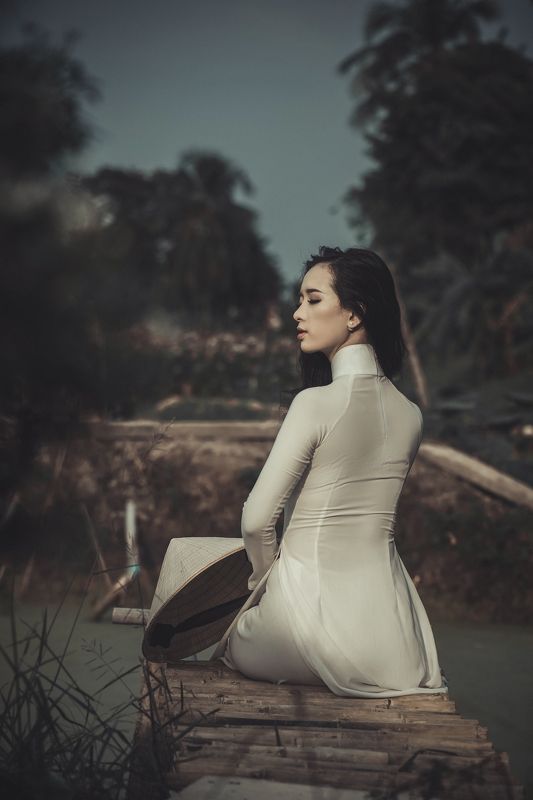 #fashion #vietnam #beauty #flowers #light #women #girl #portrait Áo dài Việt Namphoto preview