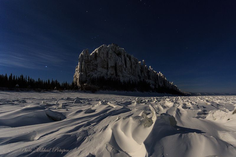 ночь, ночное небо, луна, звезды, горы, зима, снег, холод, путешествия, якутия, ленские столбы Полуночный замокphoto preview