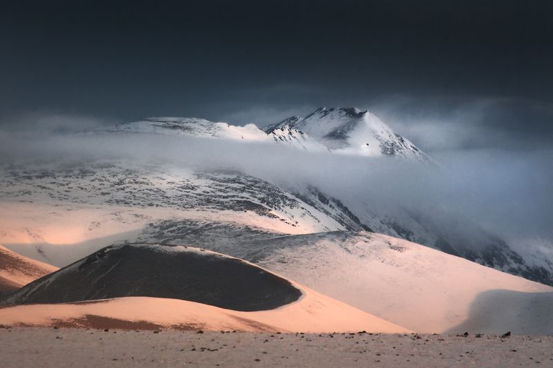 алтай, горы, курай, природа, пейзаж, осень, снег, утро, восход, туман, свет Курайский хребет в январеphoto preview