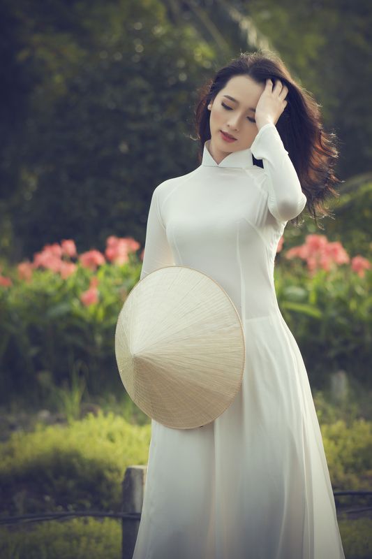 #fashion #vietnam #beauty #women #girl #light #flowers # Áo dài Việt Namphoto preview