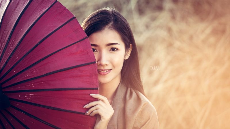 portrait,woman,Thai,smile,red, Smilephoto preview