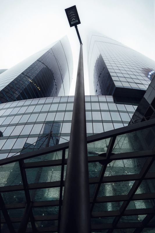 город, архитектура, москва, небоскребы, фонарь, туман Неваляшкаphoto preview