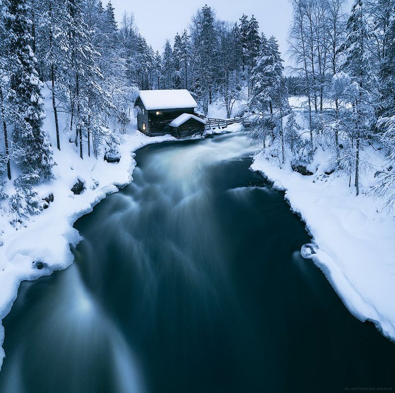финляндия, лапландия, снег, зима, лес, один, домик, деревня, свет, окно, река, течение, скорость, холод, север, north, finland, snow, wind, explore, oulanka, cold, house, trees, forest, winter Зимняя сказкаphoto preview