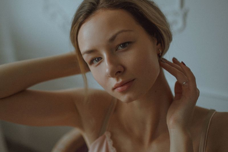 портрет, девушка, лицо, глаза, руки Dashaphoto preview