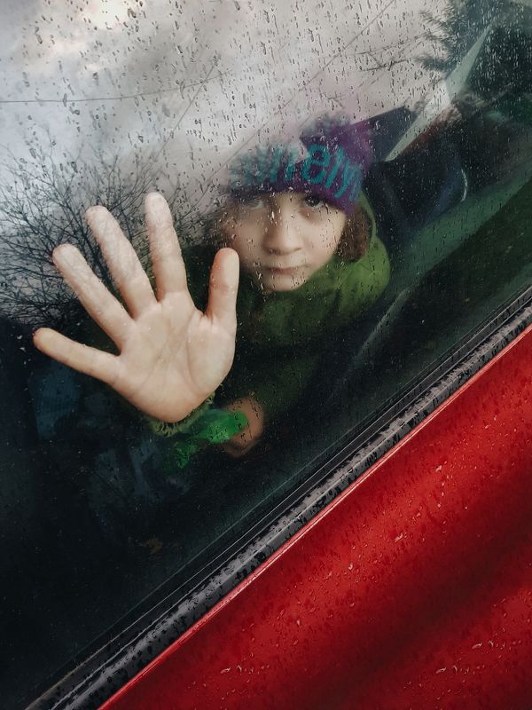 дождь, ребенок, линии, рука, геометрия Линии судьбыphoto preview