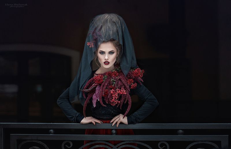 готика, черный, красивая девушка, живые цветы, черная королева ****photo preview