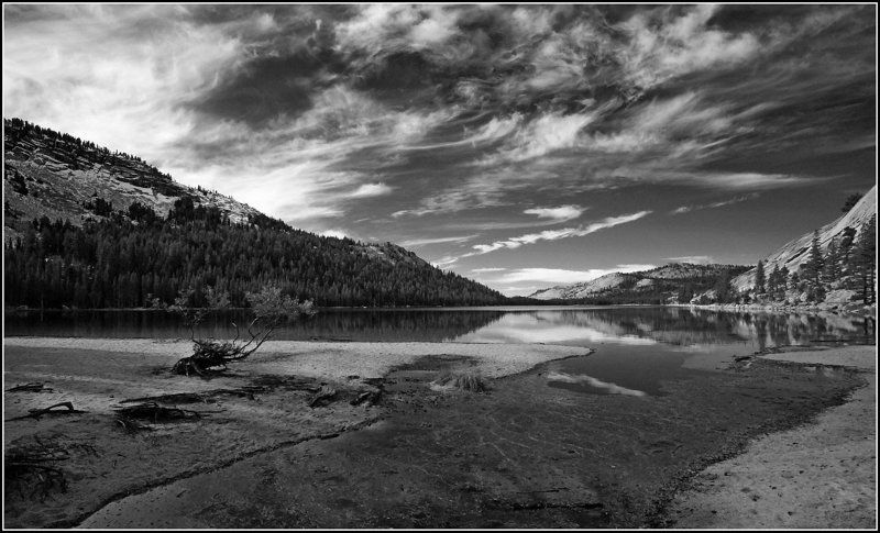 У Озераphoto preview