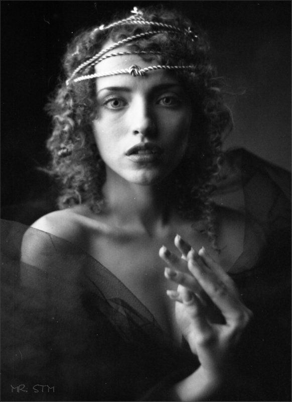 киев, 19, +, мир, -, 24н, +, fujichrome, provia, 400f, 135, -, 36, ex, +, 2-1/30, +, пилотный, свет. The twelvephoto preview