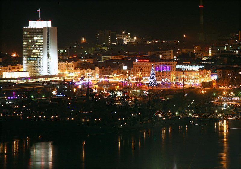 ночь,город,зима, ёлка 2011photo preview