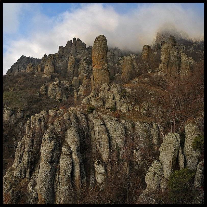 Крым, " Долина приведений". Автор: Владимир Метцгер крым, гора демерджи, долина приведений, Владимир Метцгер