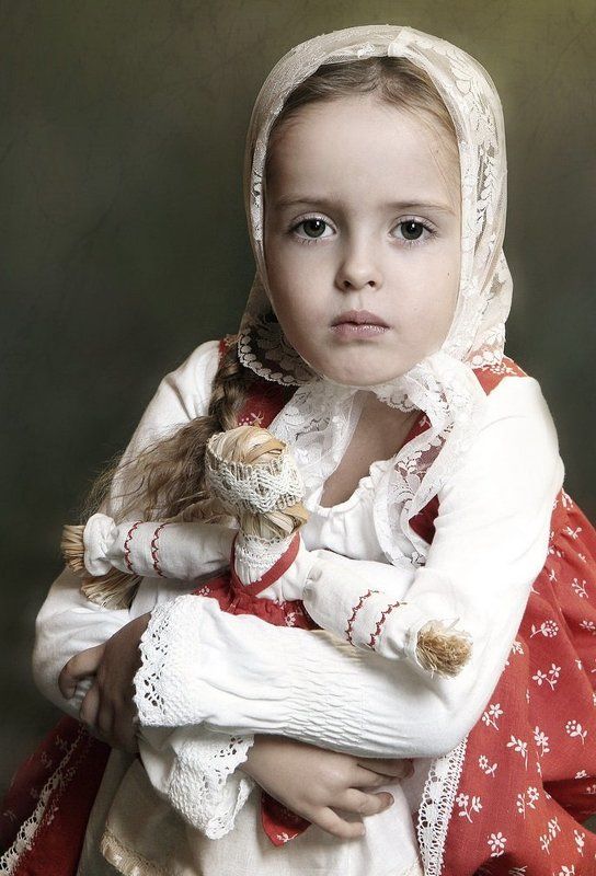 дети, портрет, девочка куклаphoto preview