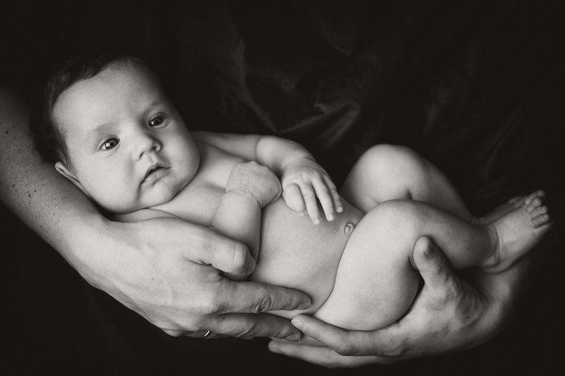 в рукахphoto preview