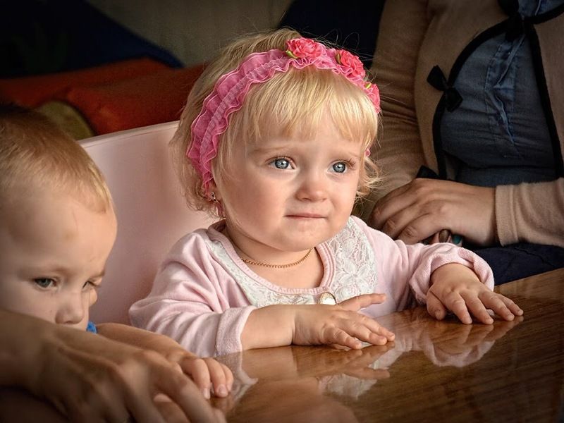 детство, ребёнок, портрет, обучение, образование, семья На уроке фото превью