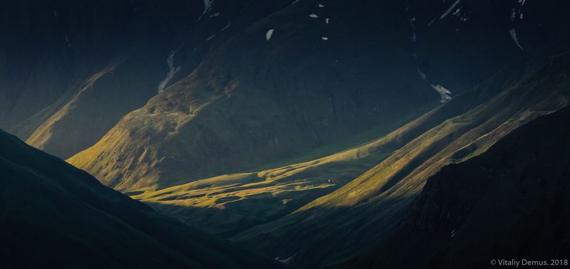 грузия, кавказ, горы, рассвет, свет, рельеф, абстрактная, горизонтальная, панорама Складки землиphoto preview