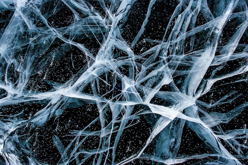 Прозрачный на метр. Байкал зимой.photo preview