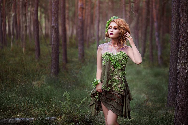 лесная фея, нимфа, сказка, красивая девушка, рыжая, мох, лес, сказочная фея,  лесная феяphoto preview