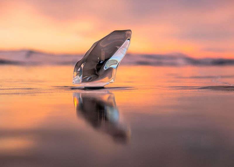 байкал, ольхон, лед, закат, рассвет, зима, кристалл, отражение, сибирь Хрустальный клыкphoto preview