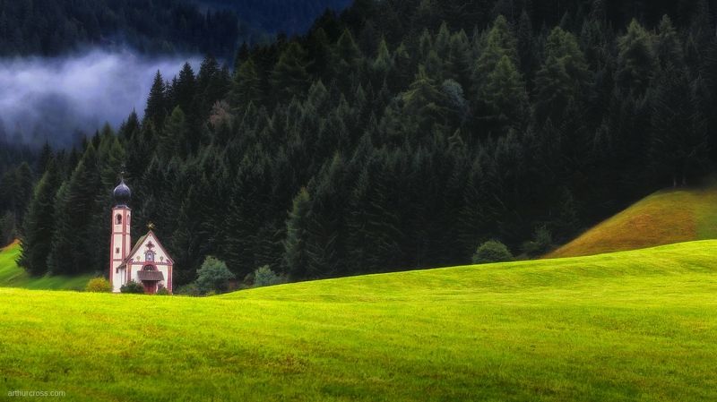 Маленькая церковьphoto preview