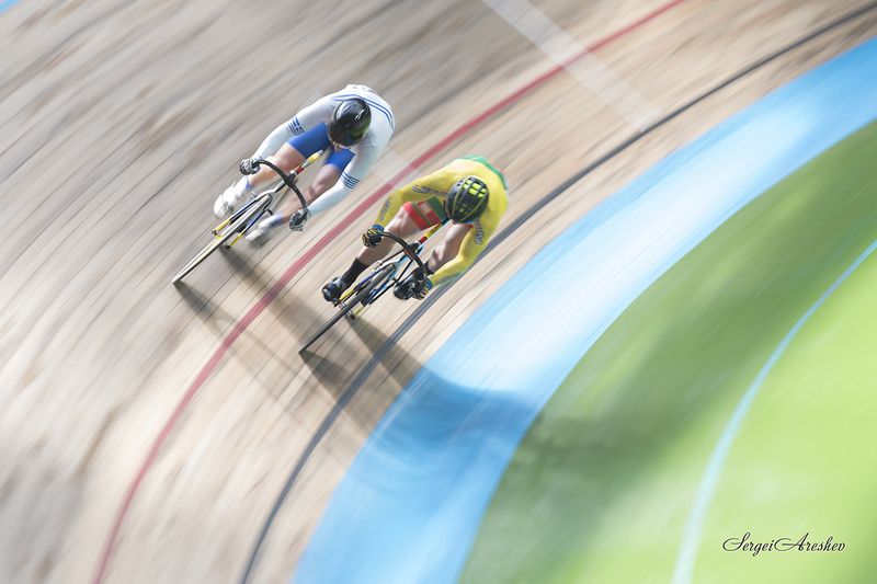 спорт, велогонка, трек на виражеphoto preview