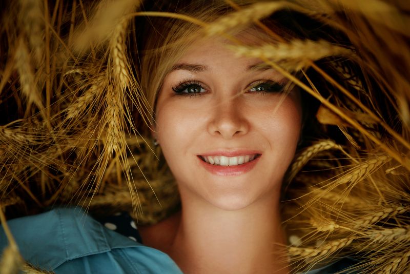 портрет, девушка, улыбка, лето Улыбкаphoto preview