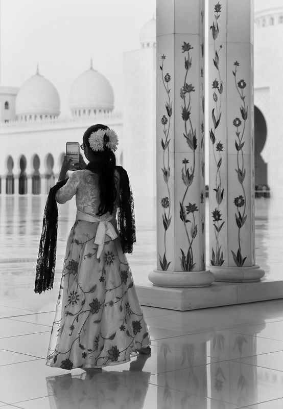 девочка, мечеть, абу даби, узоры, роспись, платье, наряд, фото, туризм Росписьphoto preview